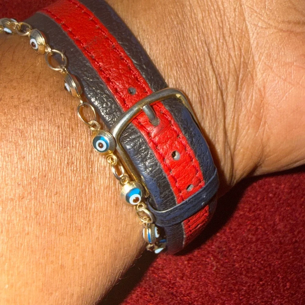 Gucci Blue and Red leather 9000L vintage Watch